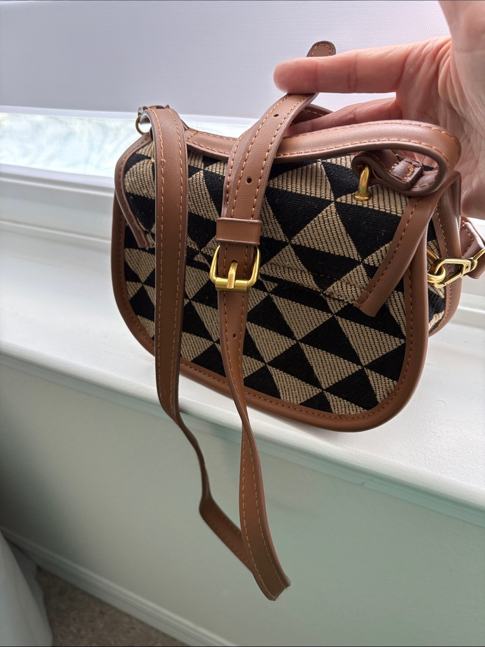 Brown Geometric Crossbody Bag with Gold Hardware - Picture 6 of 8